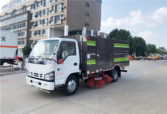 國(guó)六5.5方五十鈴掃路車(chē)